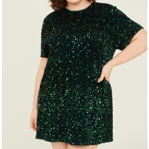 ARULA Emerald Green Sequin Short Sleeve Shift Dress